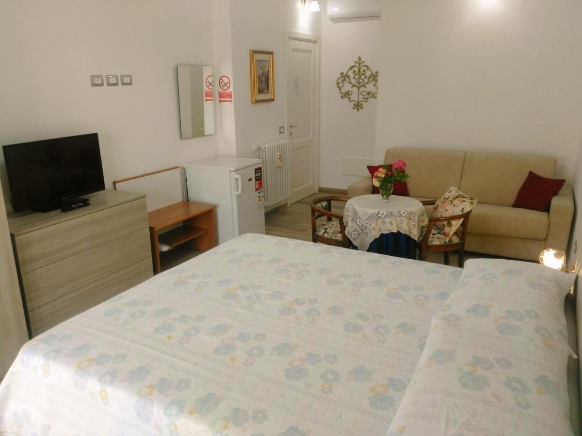 B&B Sweet Dreams Diano Marina Bagian luar foto
